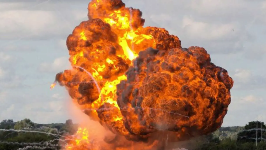 building collapse led to the loss of 9 lives and 2 individuals injured by an explosion involving a gas cylinder