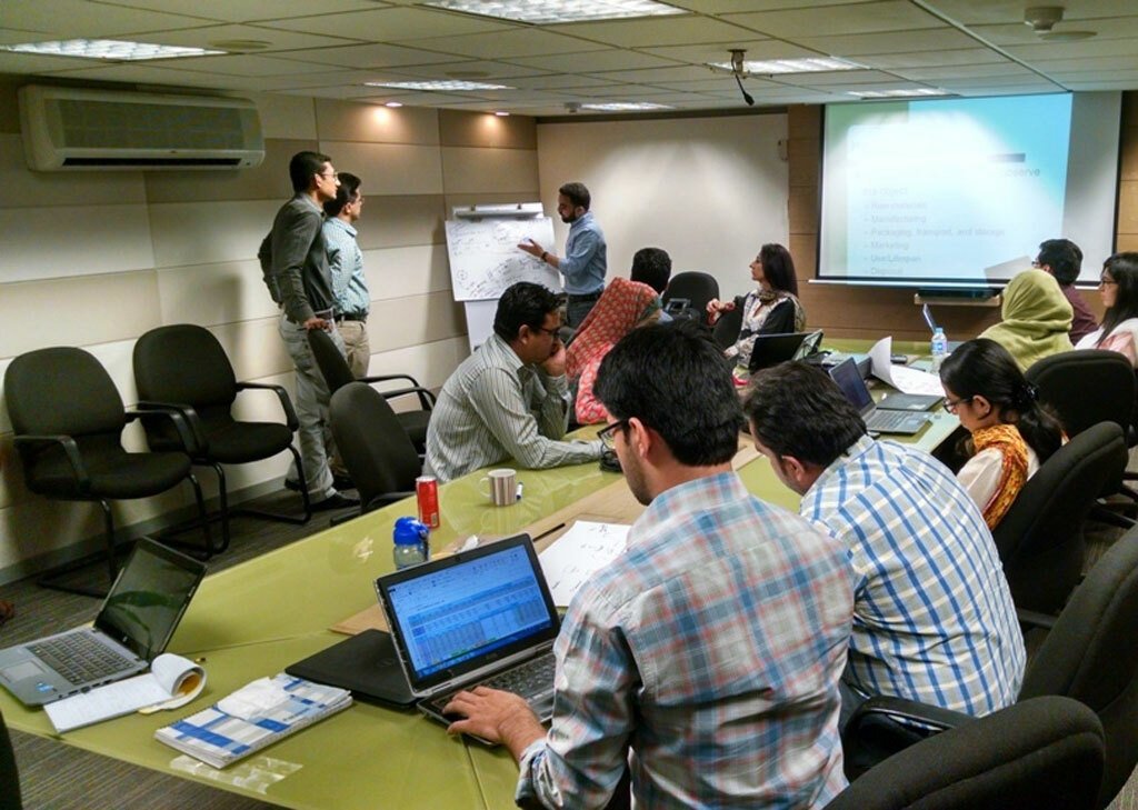 Government Announces New Office Hours for Employees