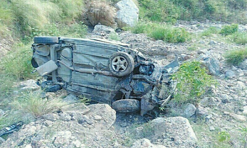 Rawalpindi Police Van Accident: 4 Injured as Vehicle Falls into Ditch