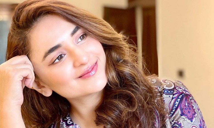 Gentle actress Yumna Zaidi tumbled down stairs during shooting of “Gentleman”