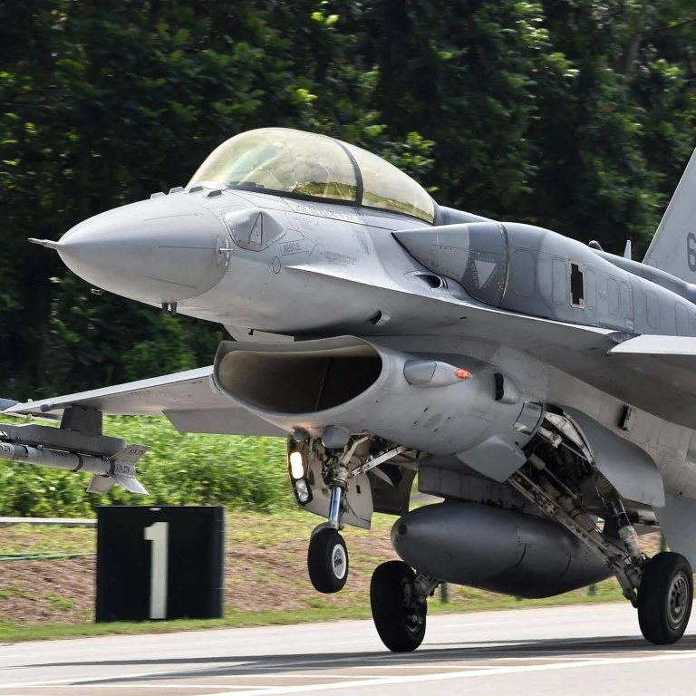 Singapore Air Force F-16 Crashes at Tengah Air Base, Pilot Safe