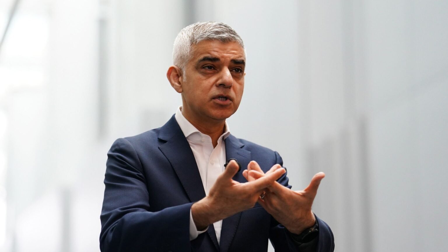 Sadiq Khan Hopes for a Pakistan vs England Final in ICC Champions Trophy