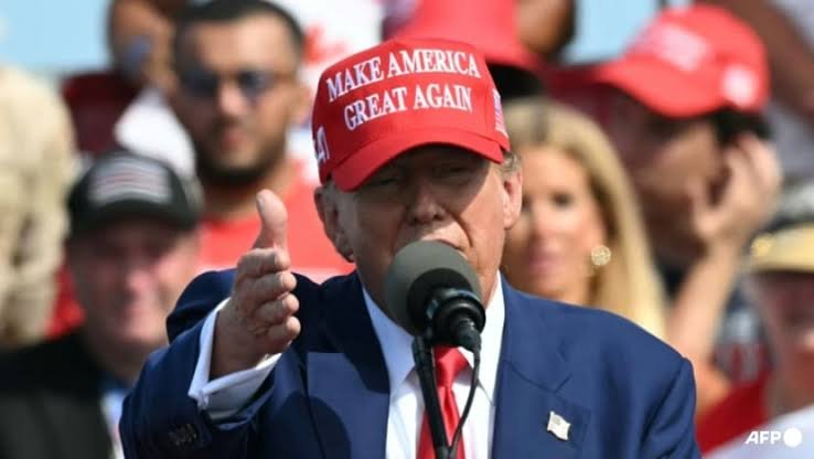 Trump pledges US green cards for foreign graduates