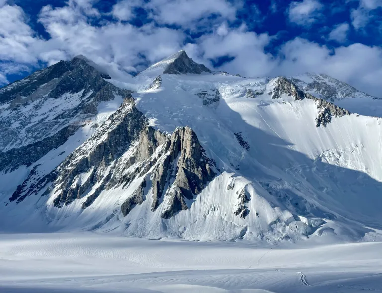 Pakistan Army officer successfully reached the summit of Gasherbrum II