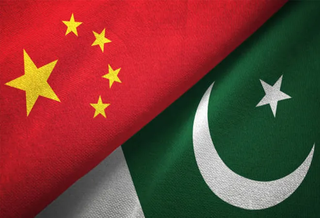 Pakistan’s Economic Team Meets with China’s Finance Minister to Outline Approach to Challenges