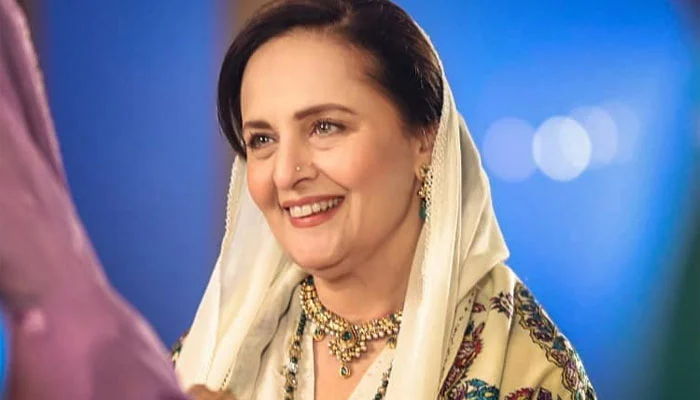 Hina Bayat Questions Government’s Internet Restrictions: What Are You Afraid Of?