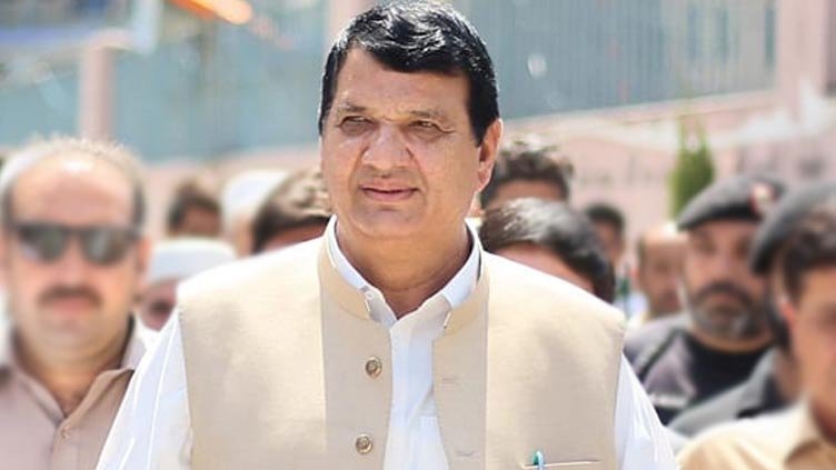 Amir Muqam Foresees a Grim Political Future for Imran Khan