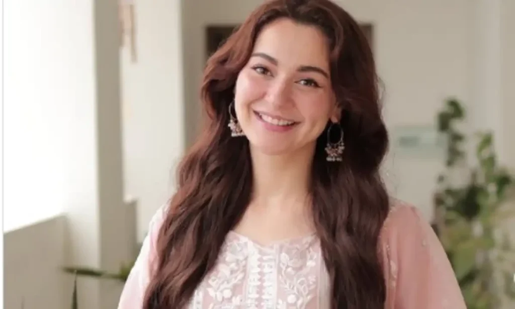 Hania Amir Receives Praise from India; Indian Journalist Requests Interview