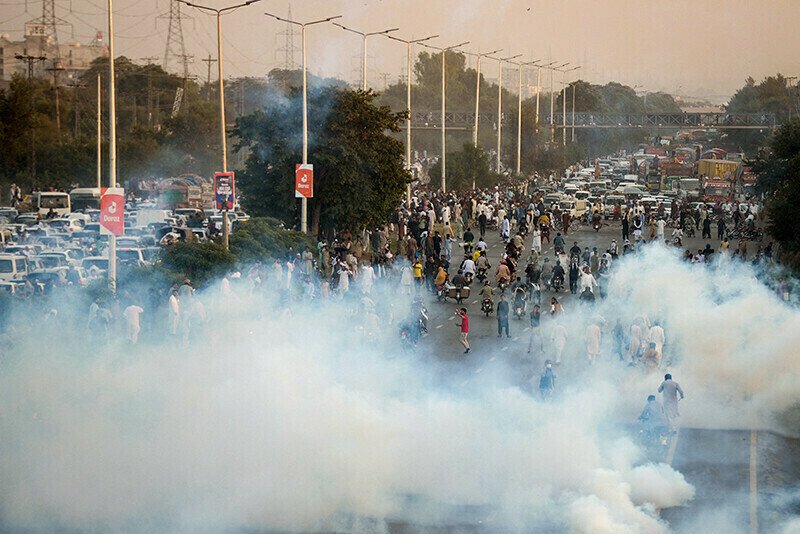 Police Use Tear Gas on PTI Supporters Marching Toward Islamabad