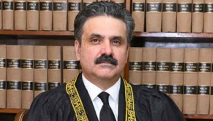 Lawyers and Ex-Judges Urge Chief Justice Yahya Afridi to Convene Full Court Meeting Over 27th Amendment
