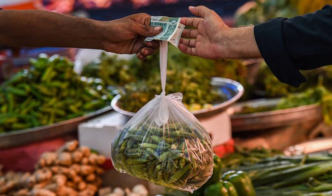 Pakistan’s inflation rate dips below government projections