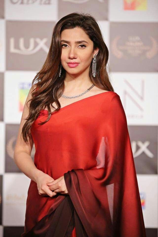 Mahira Khan Stuns in a Maroon Saree, Breaking the Internet