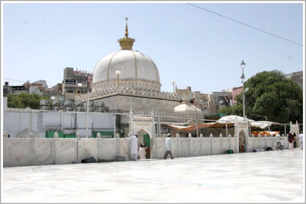 Indian Court Issues Notice Over Shiva Temple Claims at Ajmer Sharif Shrine