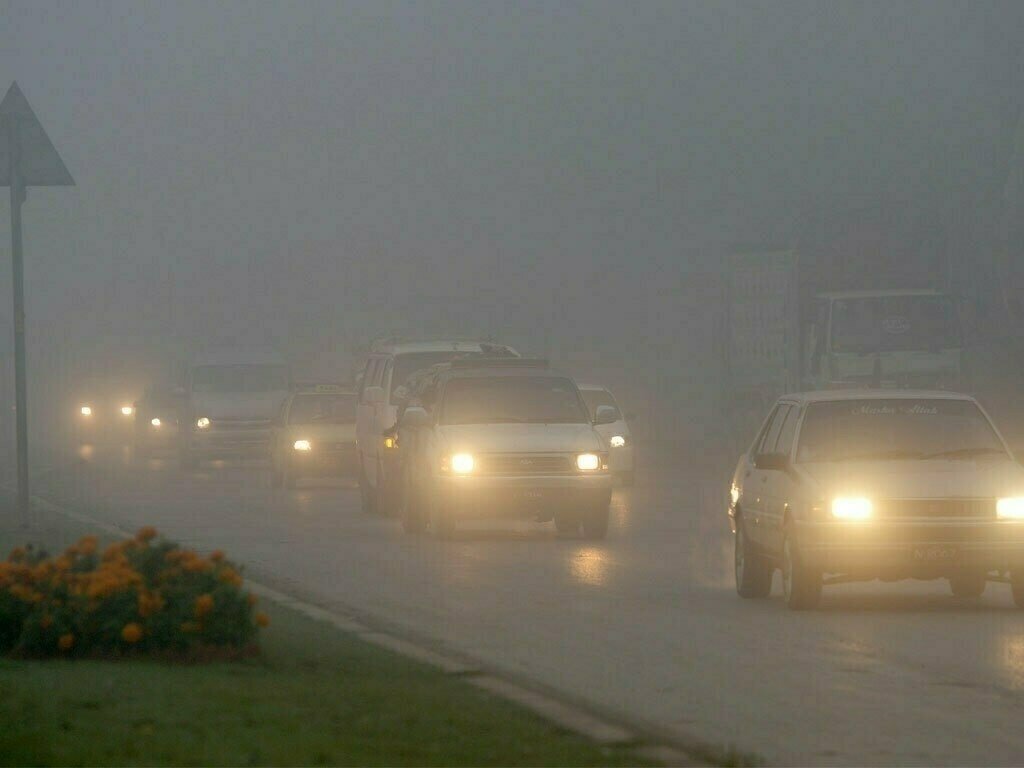 Motorway closed as heavy smog disrupts travel especially in Punjab Three Motorway Police officers died on the M5 Motorway after a passenger bus struck their patrol vehicle near Uch Sharif.