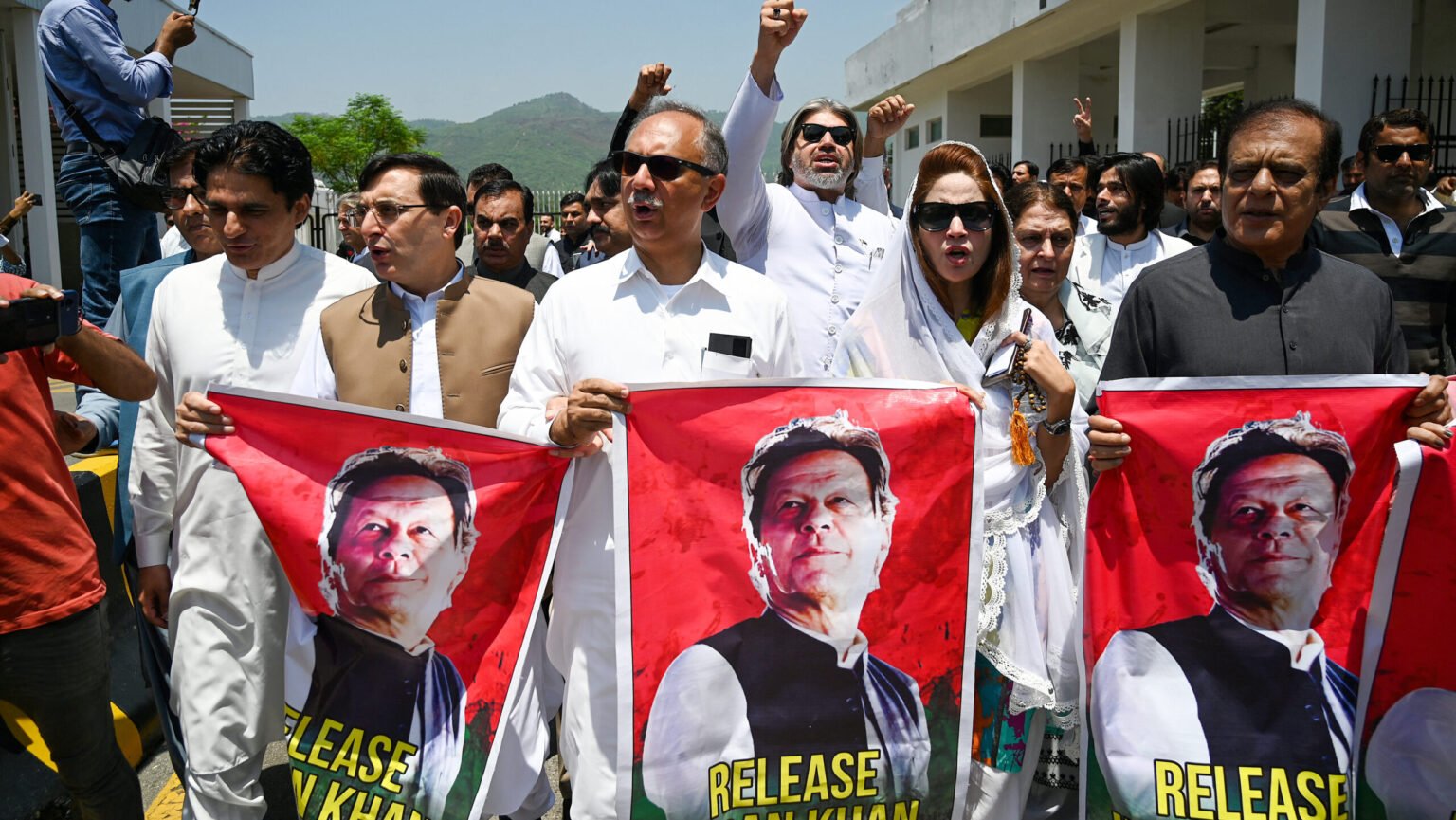 PTI to Enter Talks While Maintaining Civil Disobedience Call