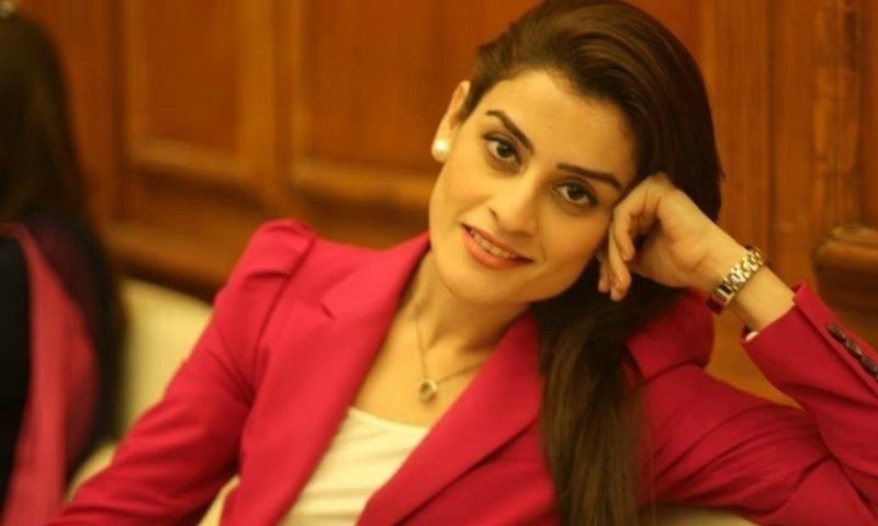 actress and TV host Amna Malik Reveals the dark sides of the Showbiz