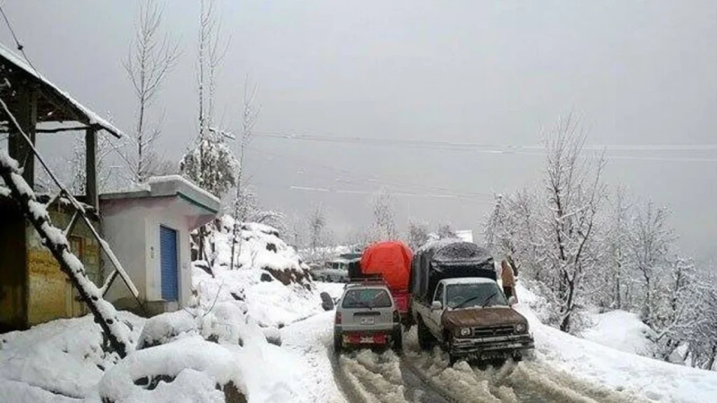 PDMA issues Punjab weather alert as rain and snowfall forecast until January 2, advising caution for residents and tourists.