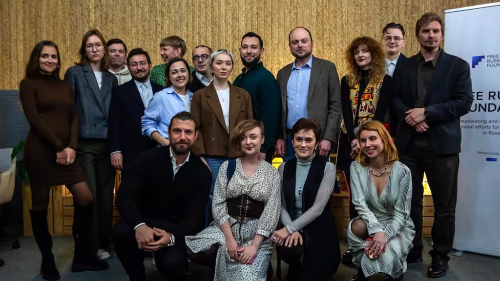 Russian Dissidents Stranded in Spain After Alleged Denial of Residency Requests