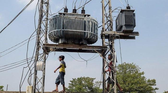 IMF Approves Re1 Per Unit Cut in Electricity Tariff