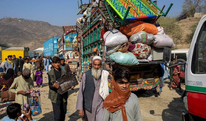 Registered Afghan Refugees Given June 30 Deadline to Leave Pakistan