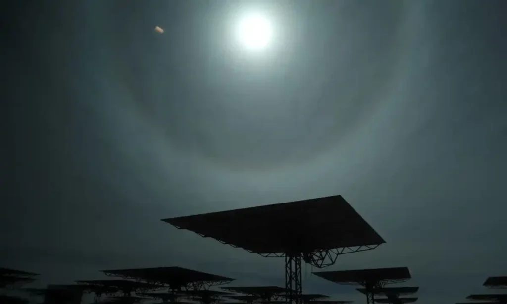 Stanford Scientists Unveil Solar Panels That Generate Power at Night