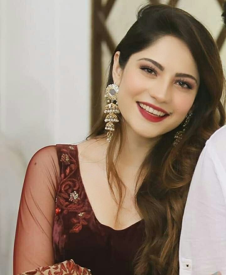 Neelam Muneer’s “Youth Elixir” Sparks Backlash: Placenta-Based Facial and Doctor’s Disclosure Ignite Ethical Storm