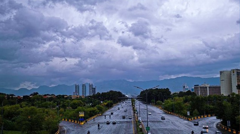 Clouds Gather Over Islamabad: Rain and Thunderstorms Forecasted