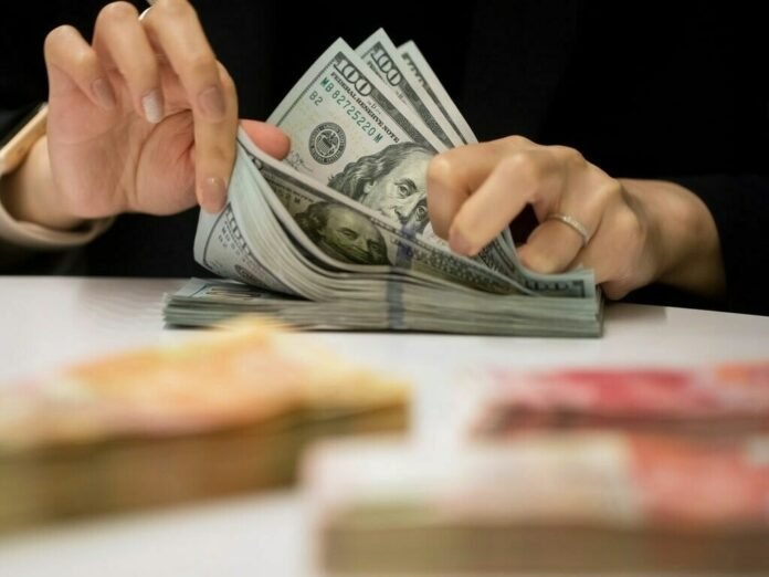 Pakistan’s Forex Reserves Fall by $2.66bn Due to Loan Repayments