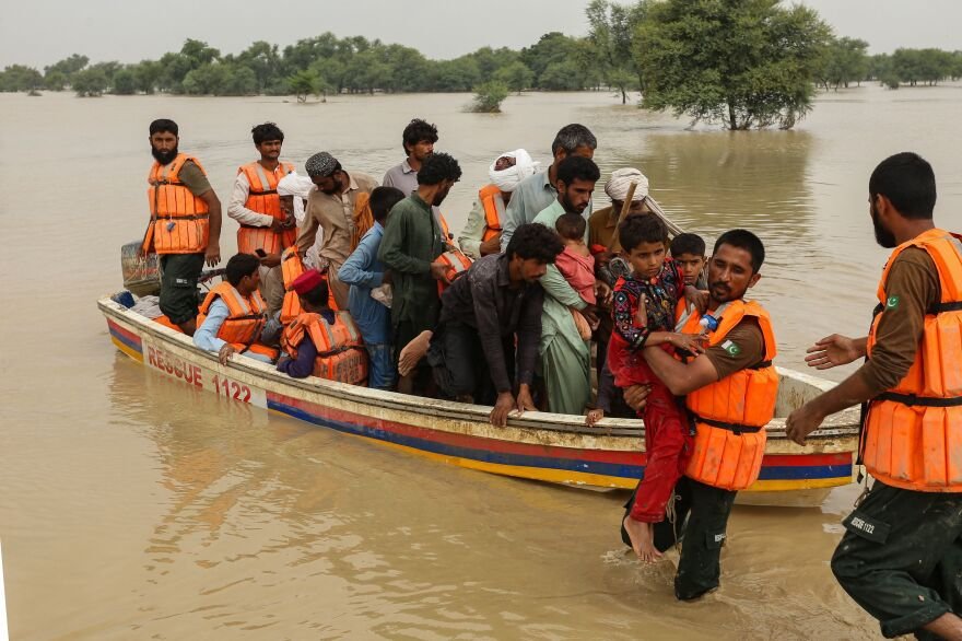Thousands Displaced as Floodwaters Inundate Taunsa and Layyah Villages Rains and widespread flooding in Punjab