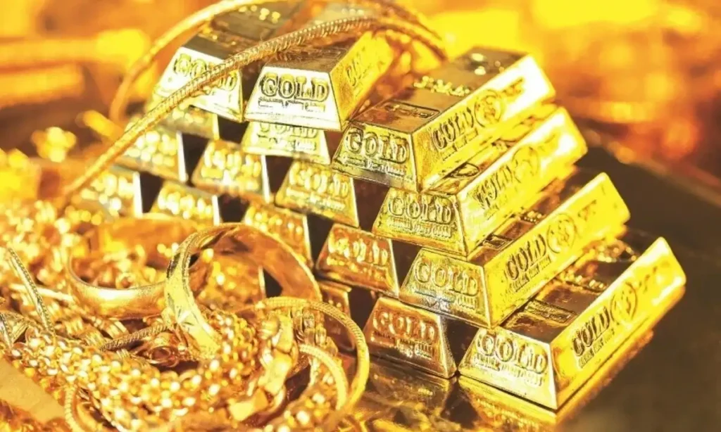 Gold and silver prices fall in Pakistan as global bullion weakens, pressured by stronger dollar and investor caution.