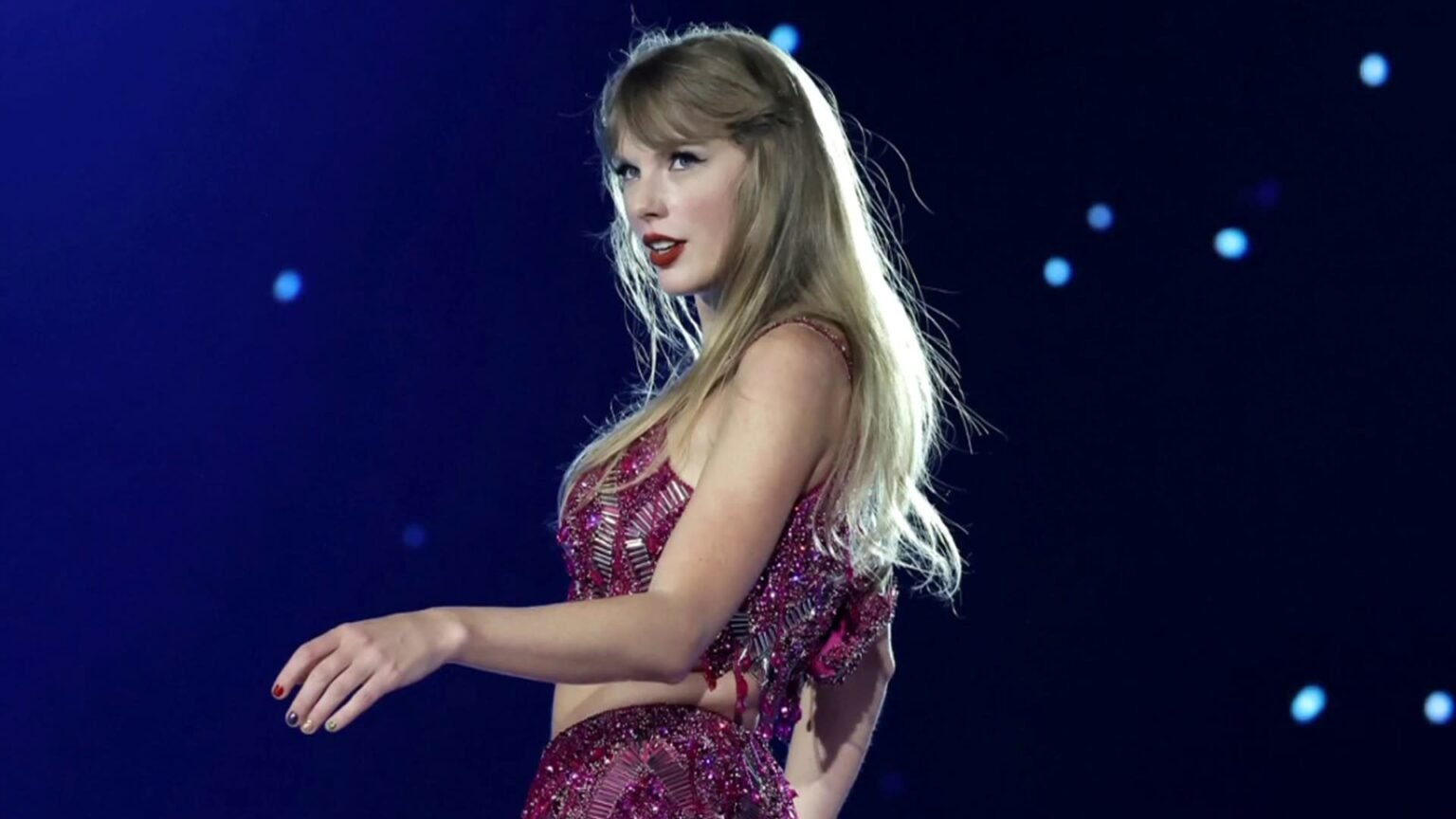 AMC App Crashes as Taylor Swift Fans Rush Tickets
