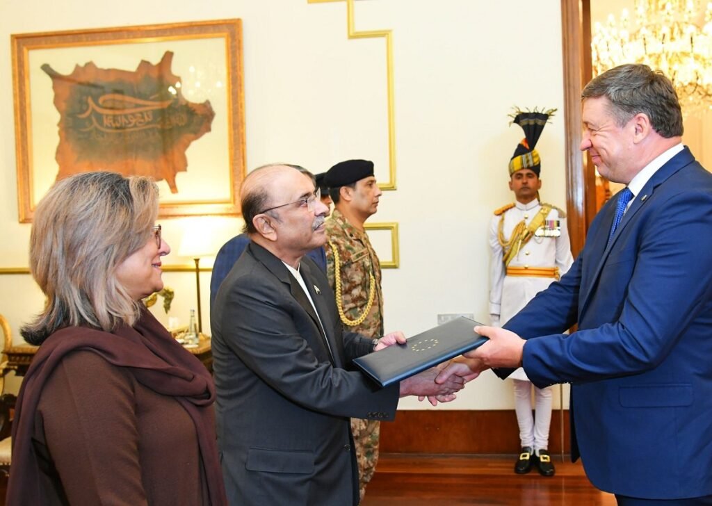 New EU Ambassador to Pakistan presents his credentials to President Zardari