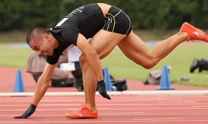 Japanese Youth Sets Guinness World Record by Running 100 Metres on All Fours