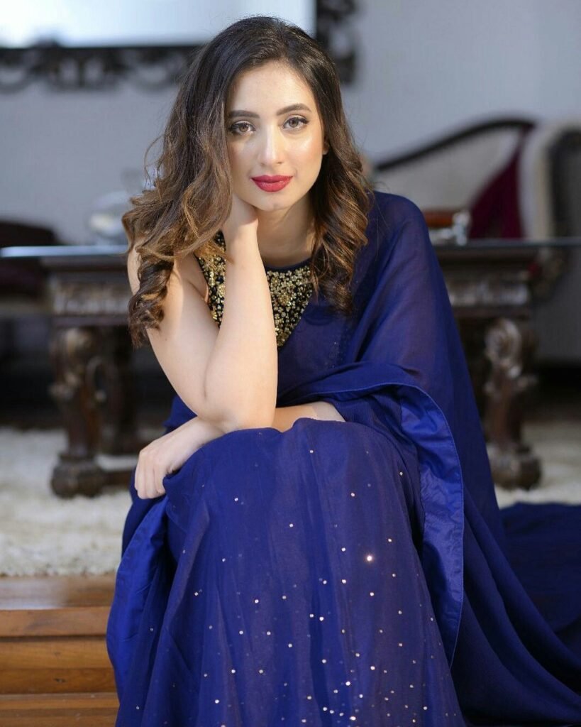 Actress Komal Aziz Opens Up About Quitting Showbiz: Talks about Toxic Environment and Mental Health issues Actress Komal Aziz speaks up