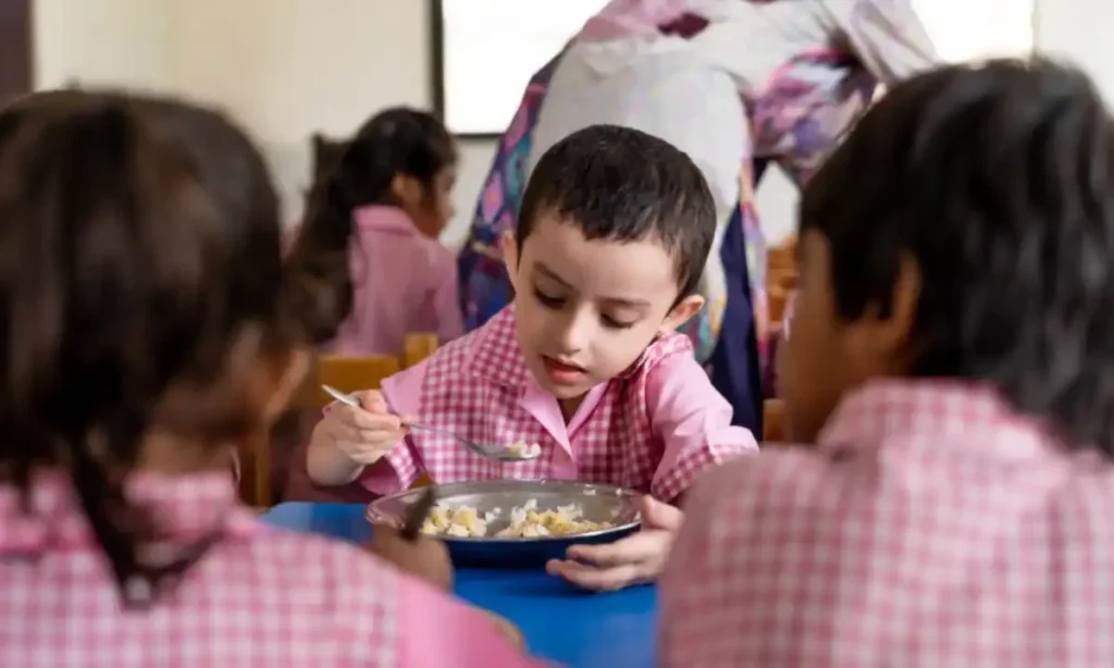 Punjab School Meal Program Expands to 10 More Districts