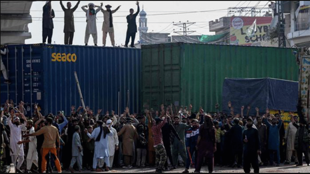 TLP Protest Continues to Disrupt Islamabad and Rawalpindi Despite Partial Road Reopenings Police surround TLP protest camp in Muridke, block routes to Islamabad, and tighten security as talks begin in Lahore.