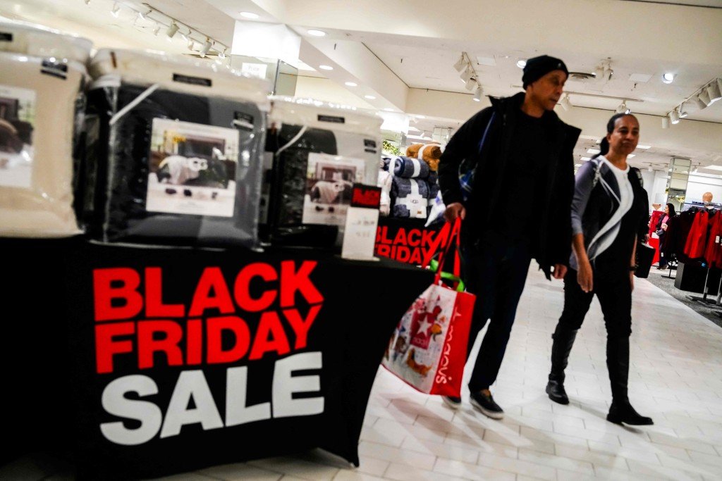 Black Friday Online Spending Hits $11.8 Billion, AI Plays Key Role