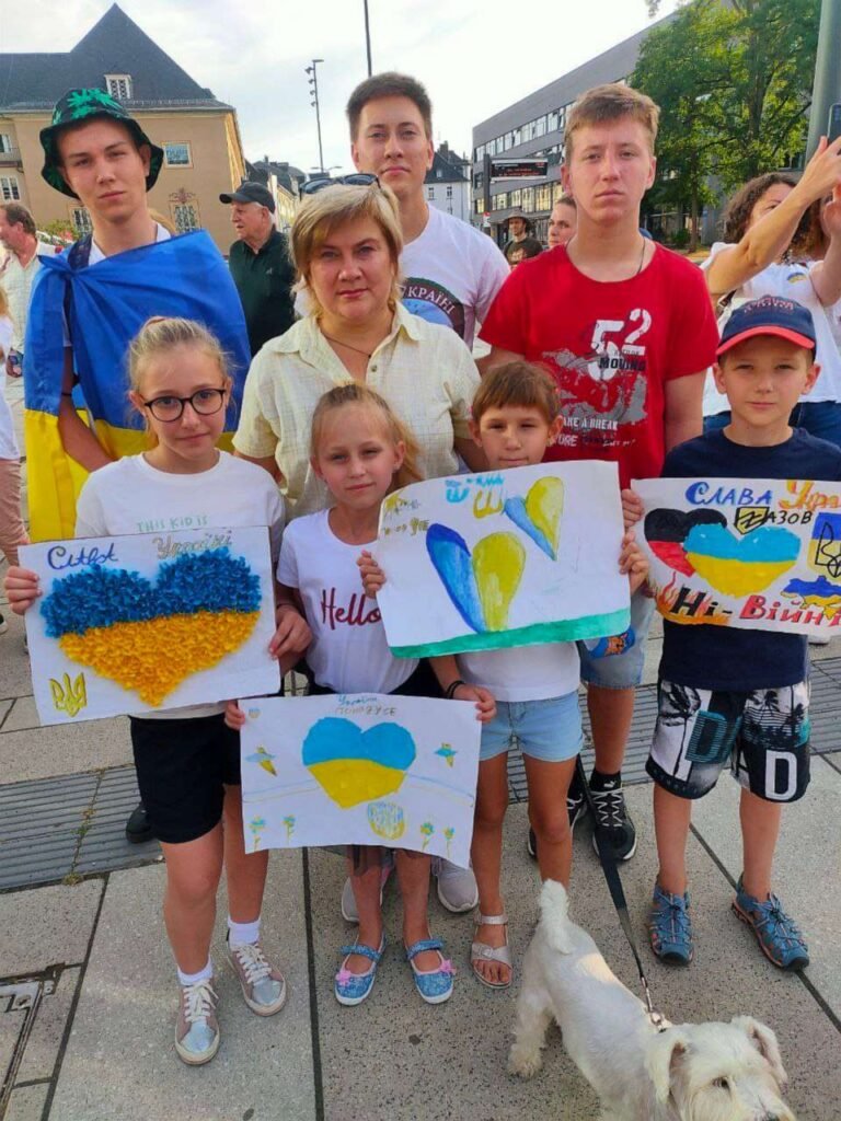 Russia to introduce SIM cards for children featuring internet filters, parental controls, and geolocation tracking without court approval.