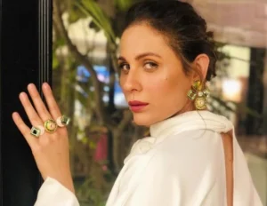 Actress Nausheen Shah reveals reasons for removing hijab