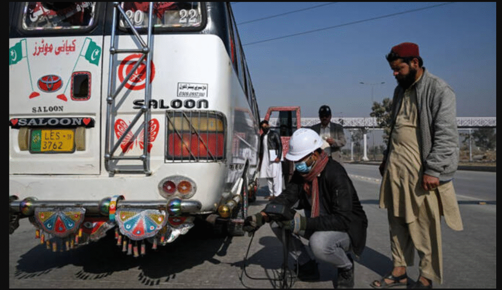 Islamabad smog vehicle crackdown