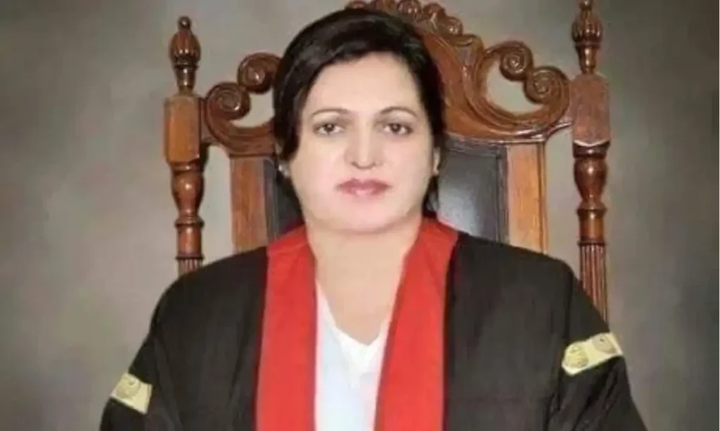 LHC Suspends Punjab Property Ordinance as Chief Justice Questions Concentration of Powers Lahore High Court suspends Punjab property ordinance as Chief Justice questions legality, civil rights impact, and executive powers.