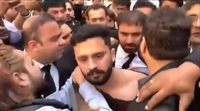 Lawyer claims Rajab Butt lost Rs300,000 during court assault in Karachi