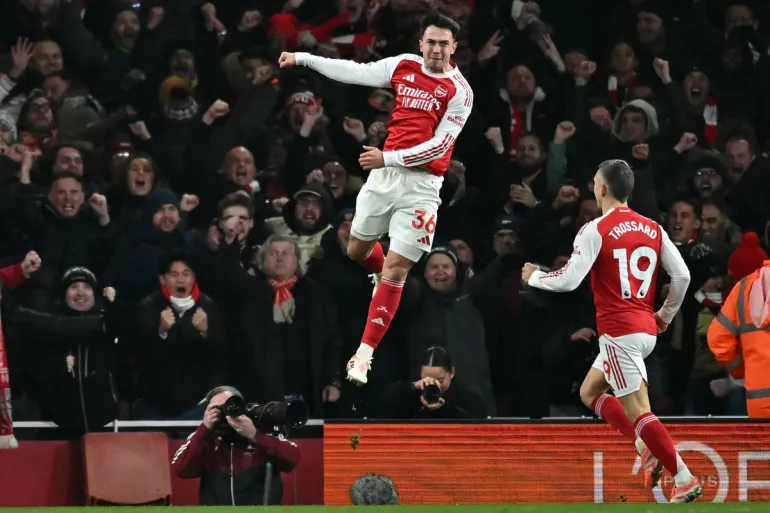 Arsenal Thrash Aston Villa 4-1 to Tighten Title Grip as Manchester United Stumble Against Wolves