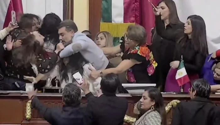 Brawl Erupts Among Women Lawmakers in Mexico City Congress During Live Session Women lawmakers brawl in Mexico City Congress during live session, as Morena and PAN clash over transparency reforms debate.