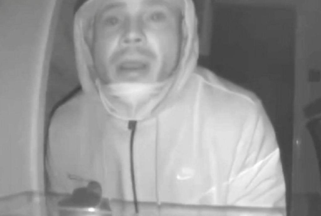 UK burglary caught on CCTV
