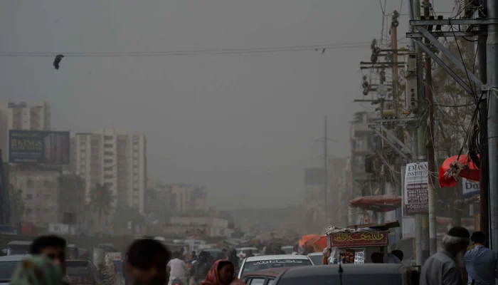 Karachi Shivers as Temperature Drops to 7.4°C After Winter Rain