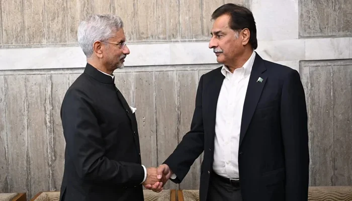 Sadiq Calls Handshake with Jaishankar ‘Unexpected’ in Briefing to PM Shehbaz