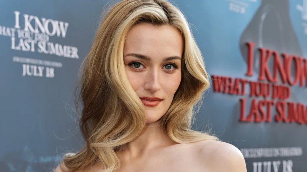 Sarah Pidgeon’s Effortless Low Knot at the Actor Awards Sarah Pidgeon